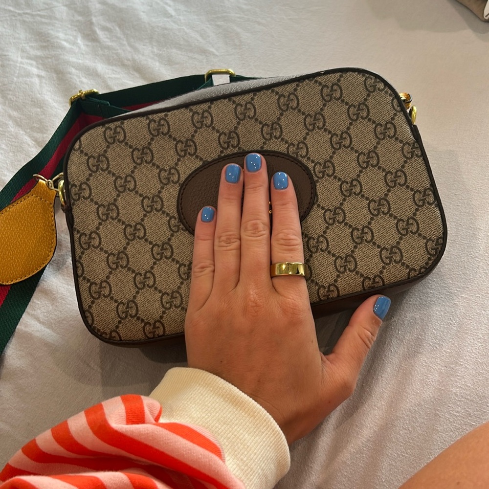 G u c c i crossbody